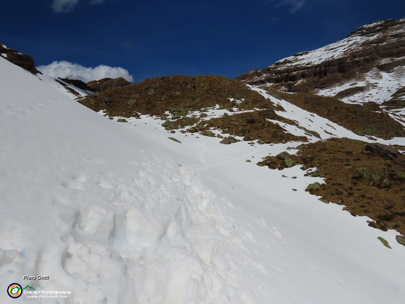 27 In traverso ben tracciato  su neve.JPG